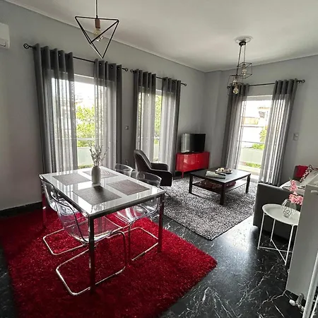 Beautiful Apartment Next To Metro Station-2